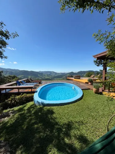 Sítio com vista e cachoeira maravilhosa