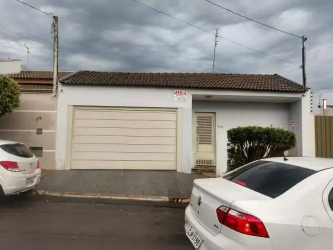 Casa em Leilão - Cidade Jardim - Bariri - SP