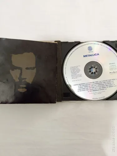 Cd Metallica Original incluindo Enter Sandman, Nothing Else Matters entre outras 