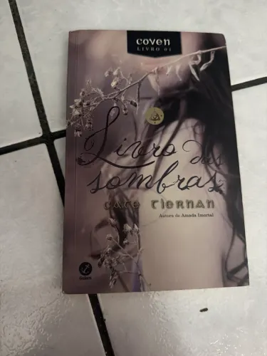 O livro das Sombras - Coven Livro 1