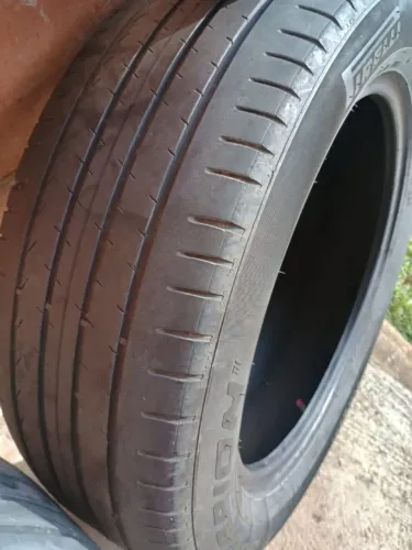 Pneu pirelli 215/60-17