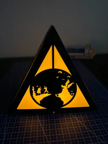 Luminária Temática Geek Relíquias da Morte para fãs do Harry Potter