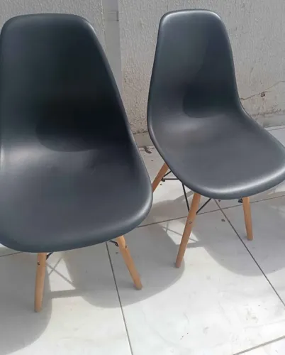 Cadeiras estilo Eiffel Eames