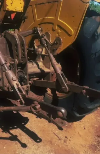 Vendo trator Valmet