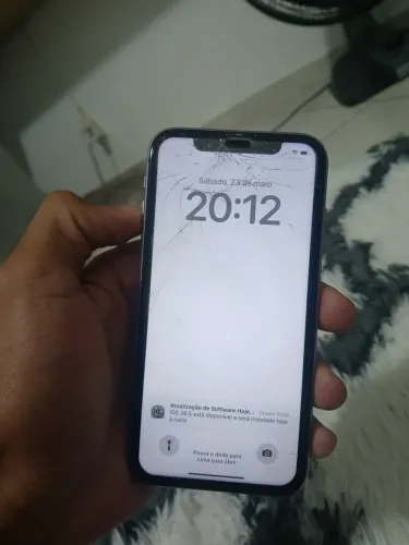 Iphone 11, funcionando perfeitamente. Apenas trincado na frente!