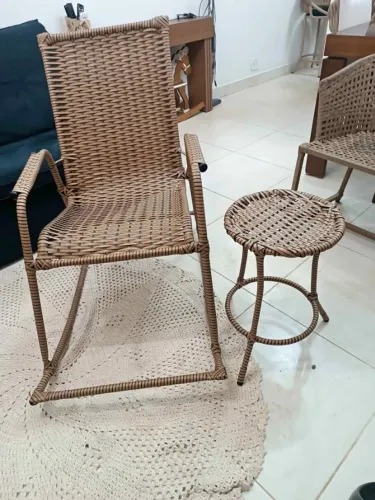 Cadeira de balanço em junco + mesinha