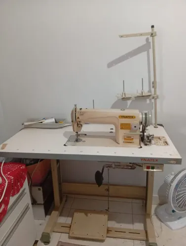 Vende-se máquina de costura reta yamata