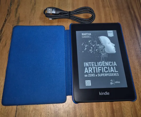 Kindle Paperwhite 10 Ótimo estado. Usado so com capinha. Acompanha cabo e capa magnética