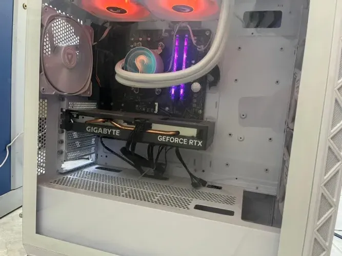 PC Gamer Ryzen 5 + RTX4060 + 16GB RGB + Water Cooler + Monitor + Kit Gamer