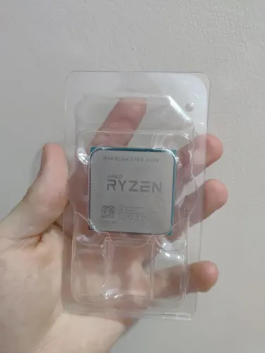 Processador AMD Ryzen 3 2200g Pro, com cooler box
