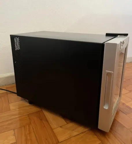 ADEGA CLIMATIZADA - LINDA E COMPACTA ATÉ 6 GARRAFAS
