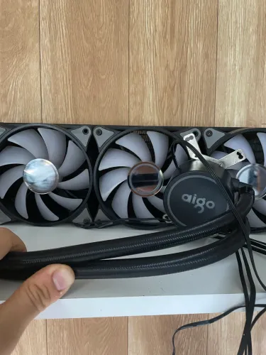 Water cooler aigo ARGB com 4 fans