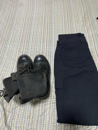Kit calça e coturno feminino