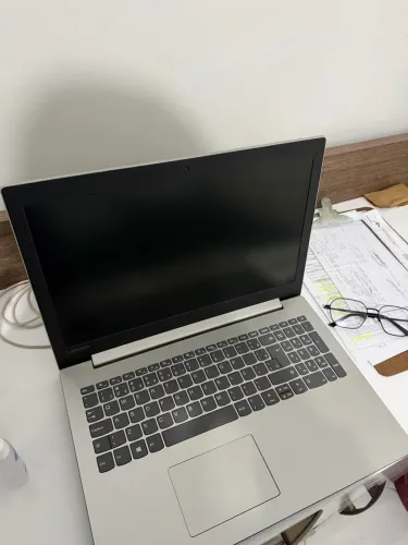 Notebook Lenovo - Liga e funciona - Ideal para peças ou manutenção