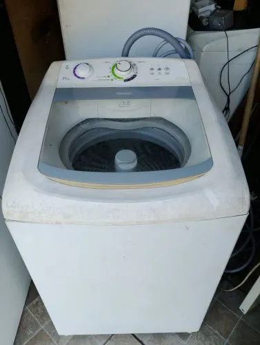 Máquina de lavar roupas cônsul