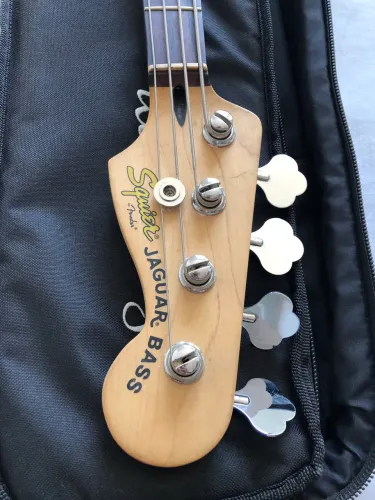 Baixo fender Squier Jaguar Vintage Modifier 