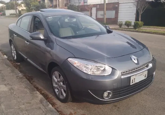 Renault Fluence Sedan Privilège 2.0 16V Flex AUT 2011