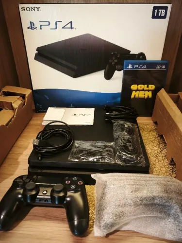 PlayStation 4 slim 1TB desbloqueado - novo na caixa + 2 controles e cabos novos (lacrado)