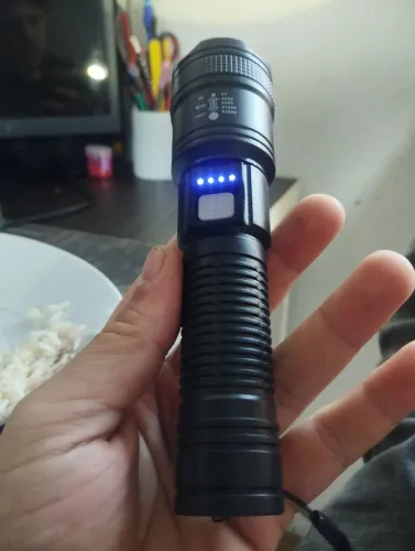 Lanterna potente recarregável tipo c