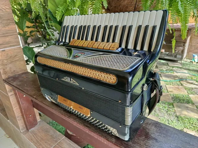 ACORDEON SILA ITALIANA PROFISSIONAL 4/5 VOZ HIPER NOVA