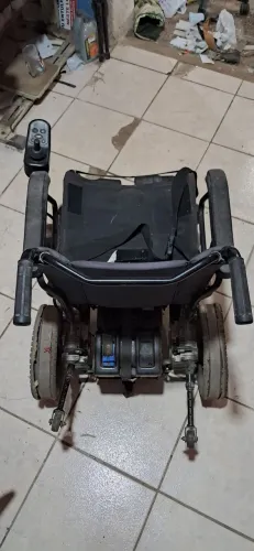 Cadeira de roda motorizada elétrica 