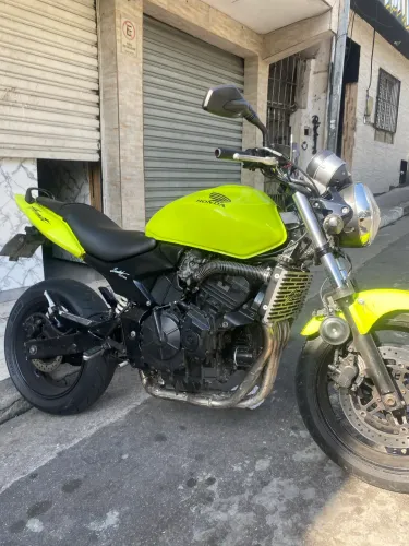 Hornet 2005/06 ( amarela )