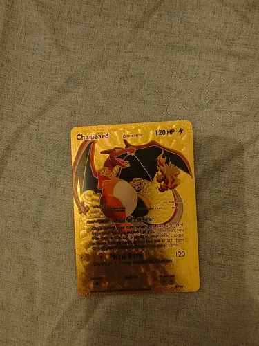 Vendo cartinha de pokémon charizard