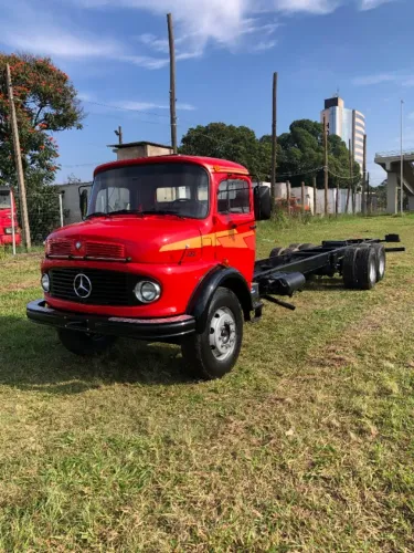 MERCEDES BENZ 1113 6X2 TRUCADO NO CHASSIS 10 METROS 1982