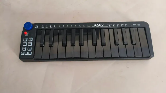 Controlador Lekato mini 25 teclas