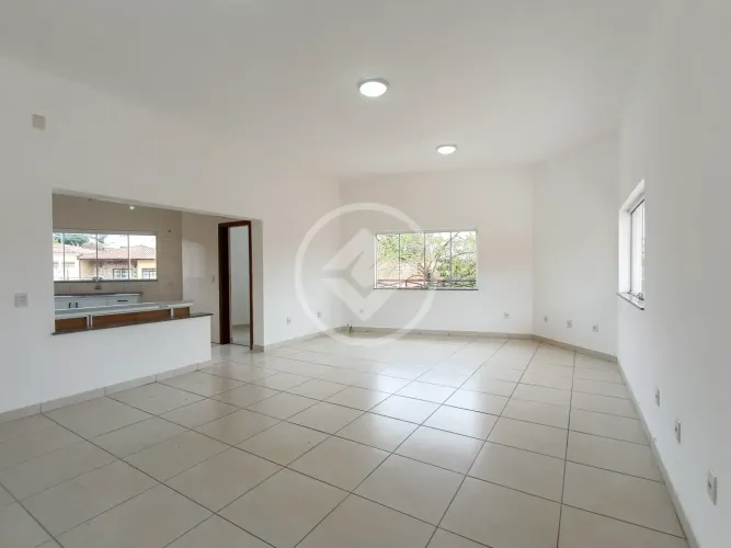 Casa com 2 suítes e quintal para locação próximo ao Centro de Vinhedo/SP. codigo: 383276