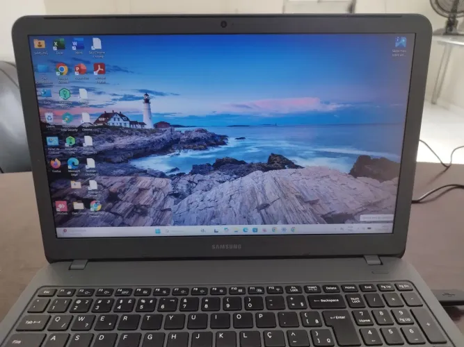 Notebook Samsung Galaxy core i7 8 geração 