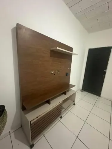 Rack bege em boas condições