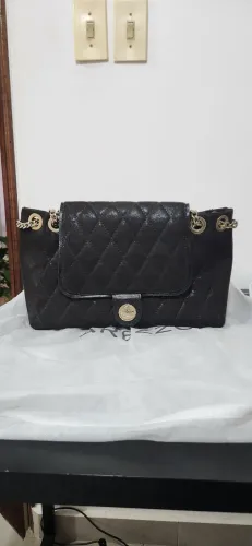 Bolsa arezzo preta camurça