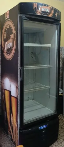 Cervejeira semi nova...ótimo estado
