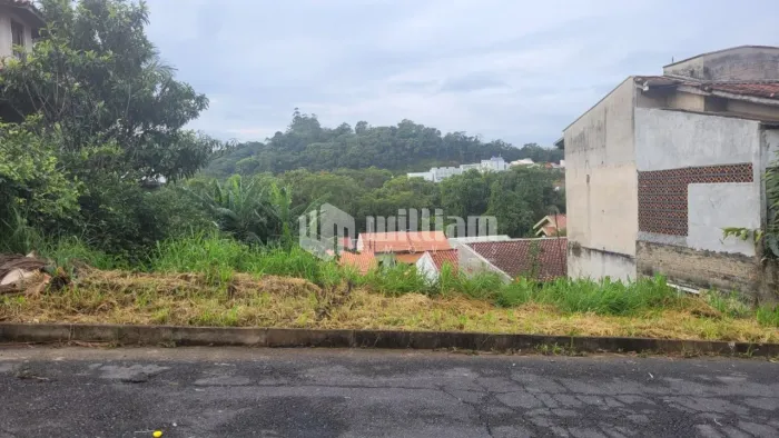 OPORTUNIDADE TERRENO A VENDA NO LOTEAMENTO JARDIM DAS COLINAS.