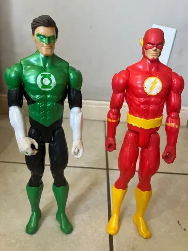 Bonecos Marvel/ Liga da justiça