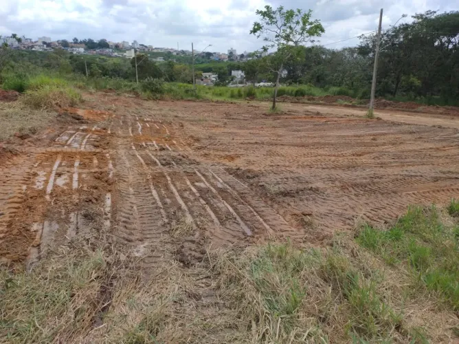 02 lotes bairro Jardim Belvedere, juntos ou separados