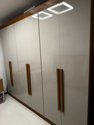 Guarda-Roupa Gênova 2,70 m Nature/Off White - 100% MDF | Excelente estado