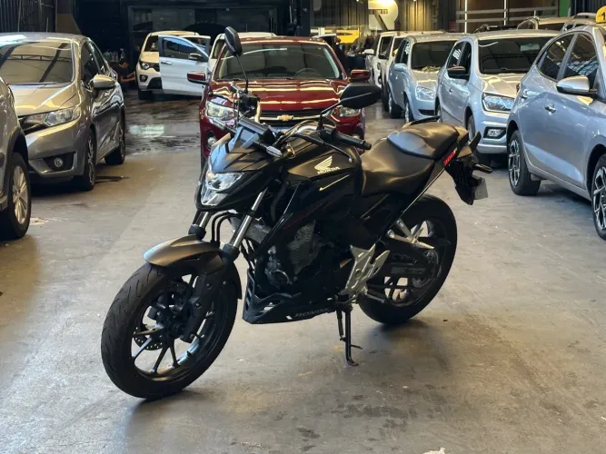 Cb 300f 2023 muito novinha rt Veiculos