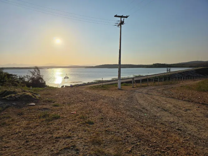 Vende-se Terreno Próximo a Umirim Localidade Açude Frios Balneário Véu de Noiva