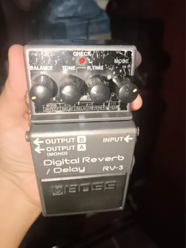 Boss RV-3 Digital Reverb/Delay - Clássico da Boss