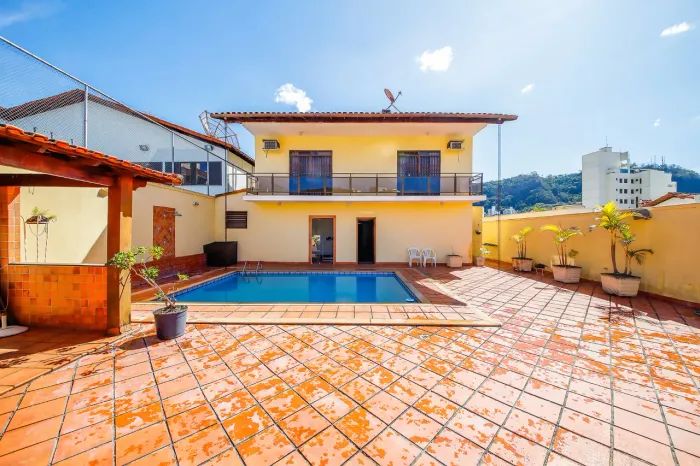 Casa com lazer e vista livre em pleno São Mateus para venda