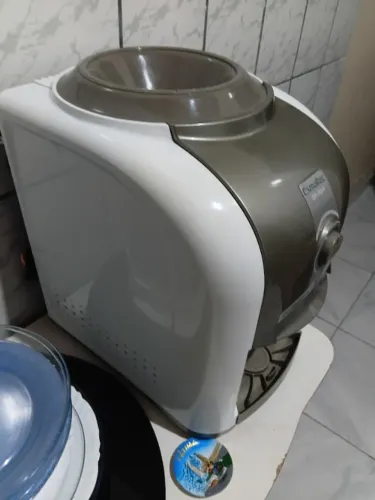 Gela água