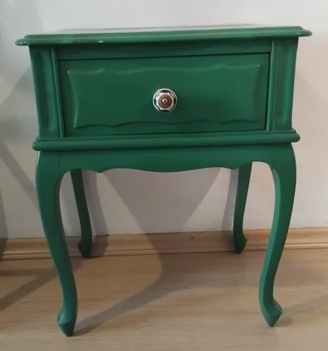 Mesa de cabeceira provençal 