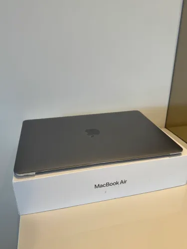 MacBook Air M1 | Bateria 85%