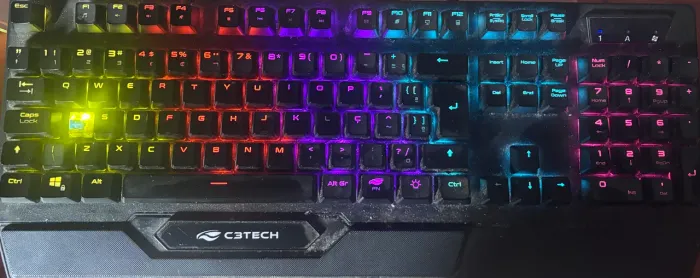 Teclado game usb kgm 1200bk (Funcional mas com defeito) 