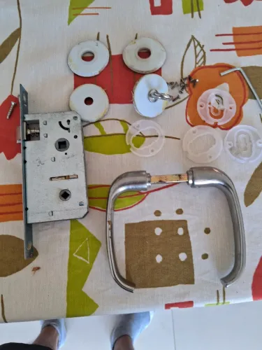 Conjunto Dobradiça + Fechadura