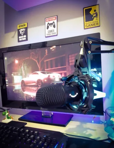 ?Microfone Fifine AmpliRocket RGB Dinâmico USB/XLR P/ Podcast, Lives e Games - Novo!