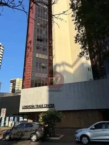 EDIFÍCIO TRADE CENTER - SALA - LOCAÇÃO R$ 3.000,00 + Condomínio - R$ 950,00 - 01 garagem