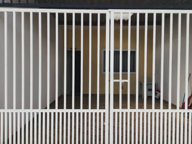 VENDE-SE Casa